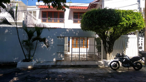 Casa En Venta Con Uso De Suelo Comercial. Lomas De La Selva, Cuernavaca