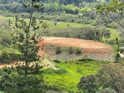 Lote y casalote en venta