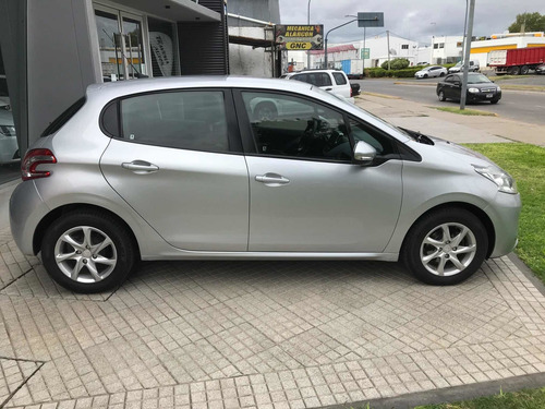 Peugeot 208 1.5 Allure Touchscreen 2014
