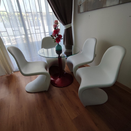 Mesa Tulip Color Café Moro Cubierta Vidrio + Sillas Panton