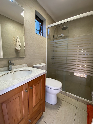 Casa Con Potencial Comercial A 1 Cuadra De Metro Ecuador