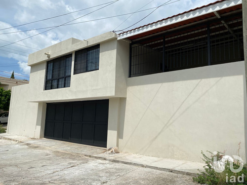 Venta Casa 5 Ambientes La Lomita