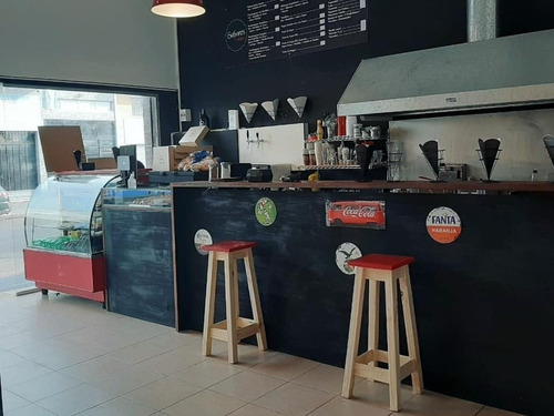 Imagen 3 de 6 de Local Comercial En Venta Zona Muy Comercial Sobre Av. Sta Fe