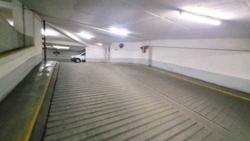 Imagen 4 de 12 de Venta Cochera Fija En Microcentro