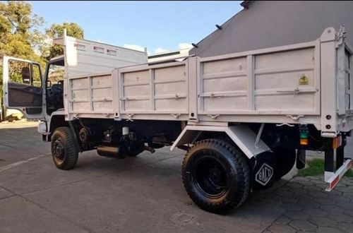 Imagen 2 de 13 de Camiones 4x4 Mercedes Benz 1720 Y Atego 1725