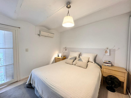 Venta - Casa Pasillo A 2 Cuadras Del Río. 3 Dormitorios Y Patio. Alquila Cochera En Edificio Al Lado