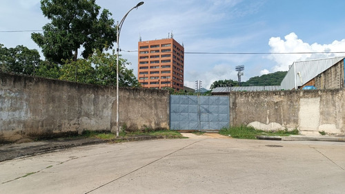 Terreno Avenida Bolivar Norte Valencia Con Zonificacion Comercial Para Inversionista Con Bienechiria En Avenida Bolivar Norte Valencia Carabobo 