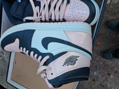 Tenis Jordan Retro 1 Atmosphere (Usado)