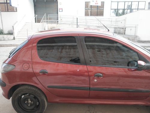 Imagem 6 de 10 de Peugeot 206 2004 1.0 16v Techno 5p