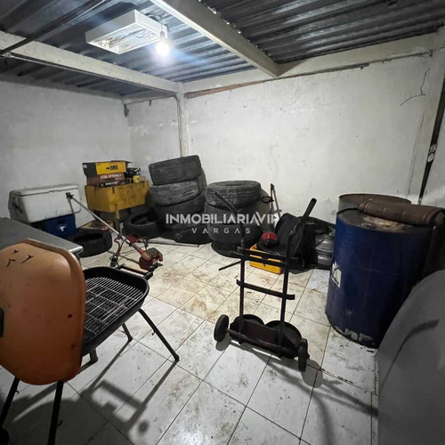 Te Ofrecemos En Venta Local Y Fondo De Comercio Ubicado En Caribe - Estado La Guaira Ref 005 - 525
