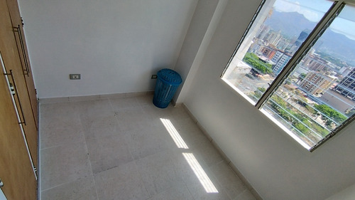 Ab Penthouse En Venta En Valencia Urb Prebo Amoblado Y Equipado Tiene 2 Terrazas Y Vistas Espectaculares Edificio Con Planta Eléctrica 50% Vigilancia Cámaras De Seguridad Amelia Ballestas