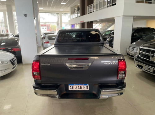 Toyota Hilux Sr 4x2 Manual Año 2020 Color Gris Todoautos