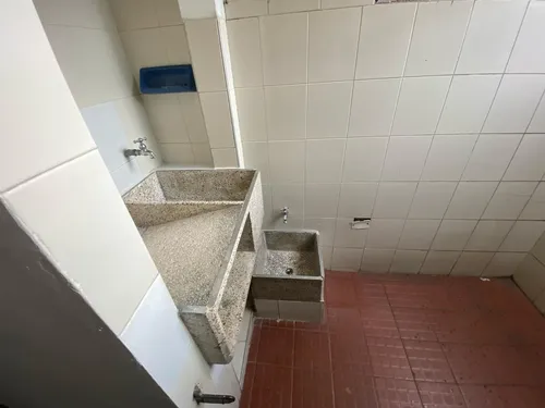 Alquiler De Apartaestudio En El Barrio Capri