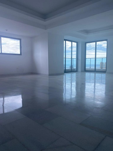 Imagen 12 de 27 de La Esperilla Apto. Nuevo, Piso 7 - 3hbs -3 Parqueos - Hermosa Vista Al Mar Y A La Ciudad - Área Social Con Lounge Bar Piscina Con Hidroterapia -gimnasio-spa De Masaje - Sauna- Área Infantil -salón