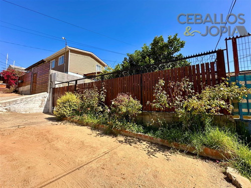 Casa En Venta De 4 Dorm. En Quilpué