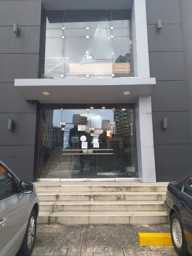 Se Alquila Local Comercial De 484m2 En Calle 50, Área Bancaria