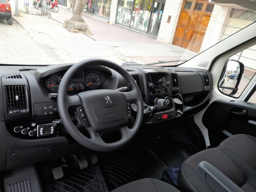 Imagen 11 de 13 de Boxer Premium 2.2 Hdi 440 L4h2 Minibus 17+1