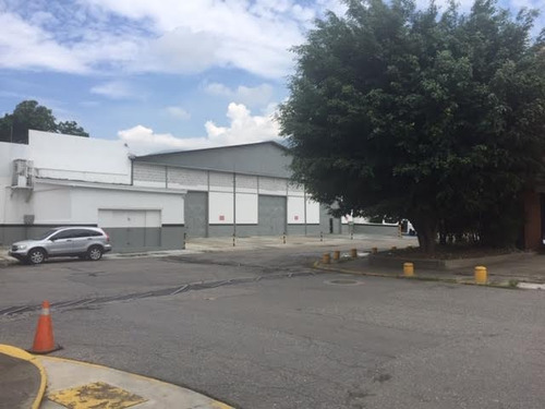 Imagen 7 de 30 de Gran Galpón Moderno Plano Zona Altamente Industrial Y Comercial Salidas Gandolas Camiones