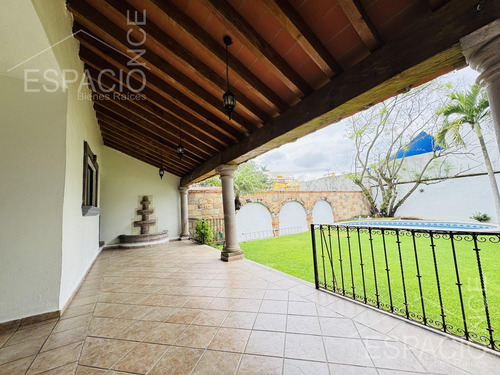 Casa En Fraccionamiento Lomas De Atzingo