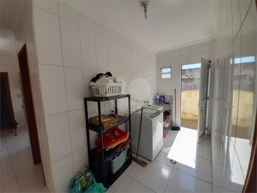 Imagem 8 de 25 de Você E Sua Familia Irão Morar Em Uma Charmosa Casa, Com Quintal, Em Um Bairro Maravilhoso. - Reo565323