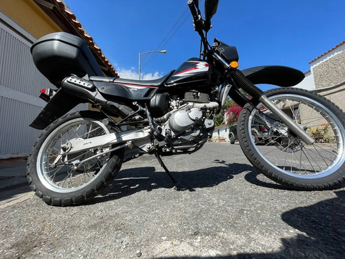 Imagen 3 de 7 de Moto Suzuki Dr 200, Doble Propósito, Perfecta Para La Ciudad