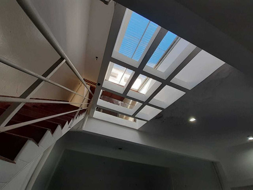 Imagen 3 de 14 de Excelente Local De 305 M2