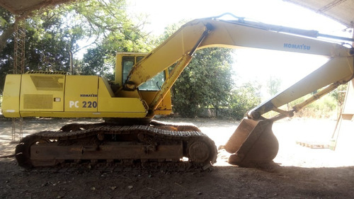 Excavadora Komatsu Pc 220