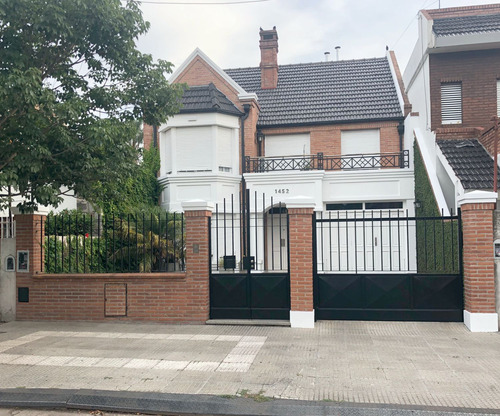 Casa En Venta En Haedo