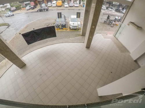 Loja Térrea, Com Aproximadamente 300 M², No Bairro Itoupava Norte. - 3571709l