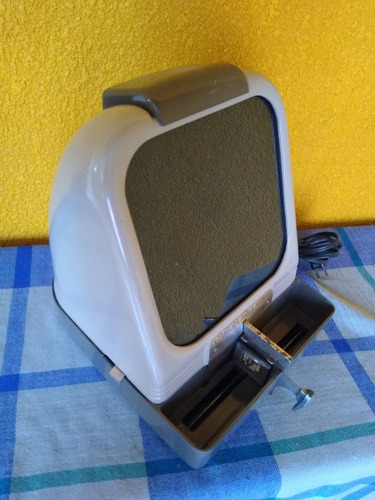 Proyector De Mesa Para Diapositivas 35mm / Kodak / 1949 (Usado)