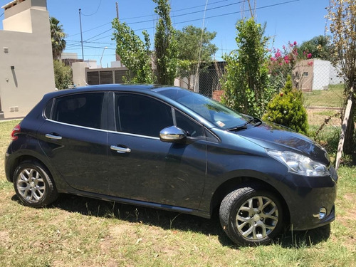 Peugeot 208 Allure 1.6 + Nav - Año 2015 - 73.500km
