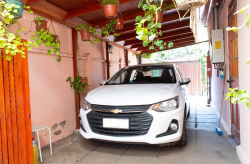 Casa En Venta De 3 Dorm. En Macul