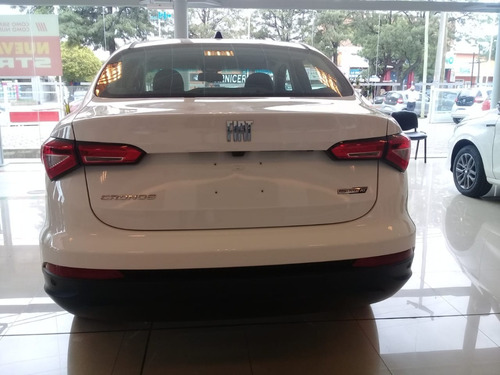 Fiat Cronos 1.8 Precision Automático