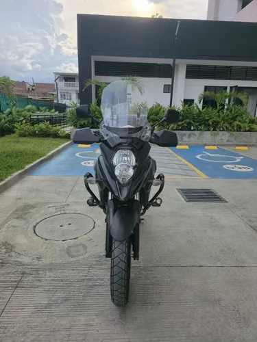 Suzuki Vstrom 650 Xt 2023 Negra Como Nueva Unico Dueño
