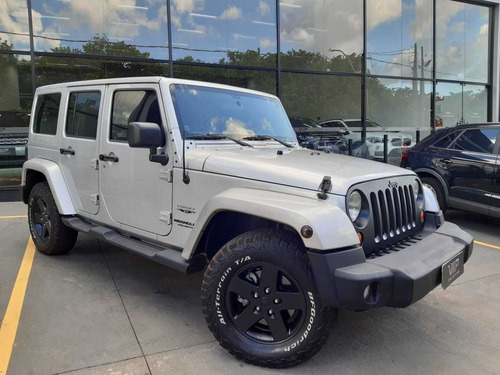 Jeep Wrangler Sahara 2011