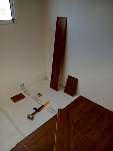Aplicação De Portas E Laminado E Outros Trabalhos