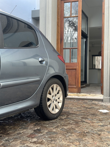 Peugeot 207 1.6 Sedan Xt Premium