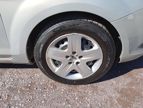Ford Focus 1.6 Exe Style 4p