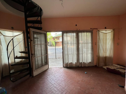 Imagen 2 de 9 de Local - A Refaccionar - San Cristobal Limite Constitucion - Venta - Oportunidad