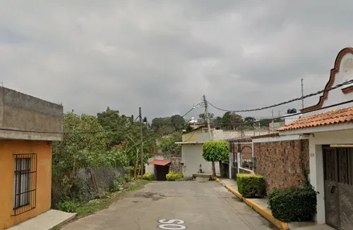 Aproveche Gran Oportunidad, Casa De Remate Bancario En Calle Morelos, Ocotepec, Cuernavaca, Morelos.