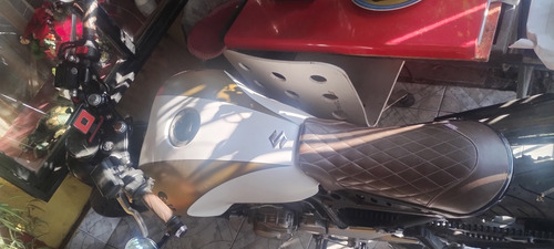 Suzuki Inazuma Modificada Estilo Scrambers 250cc