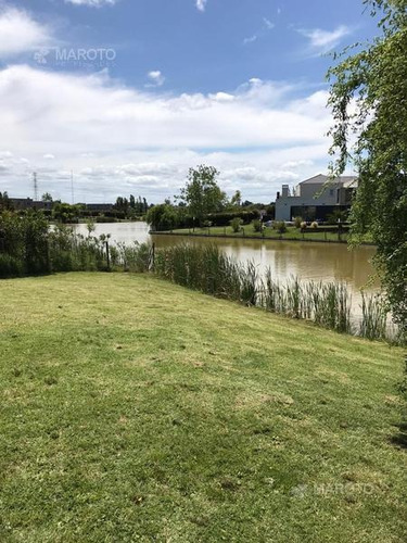 Imagen 6 de 22 de Casa En Venta En San Benito - Maroto Propiedades