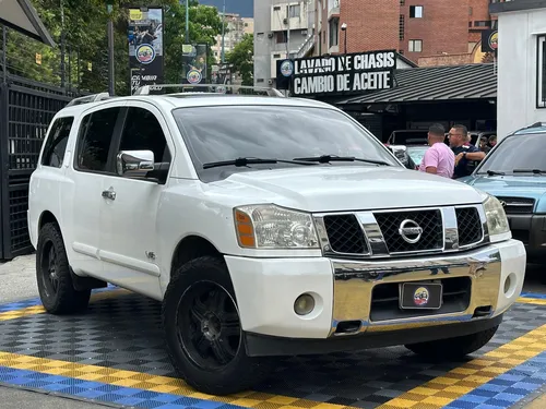 Nissan Armada Pathfinder 2004