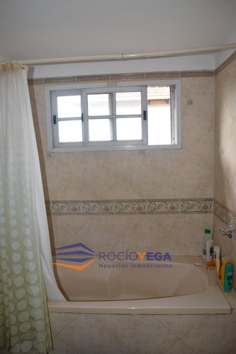 Casa A La Venta En Country Banco Provincia