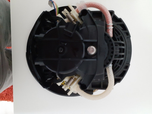 Imagem 2 de 4 de Carcaça Difusor E Parte Mecânica ( Difusor Com Defeito)