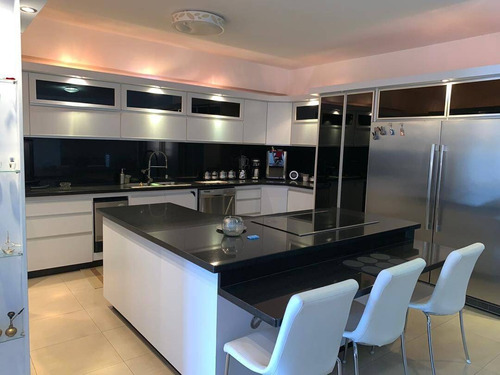 En Venta Moderno Pent House En Resd. Jacaranda En La Trigaleña Alta