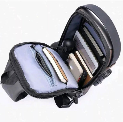 Bolso Morral Antirrobo Impermeable Con Candado Y Usb Negro Con Dorado