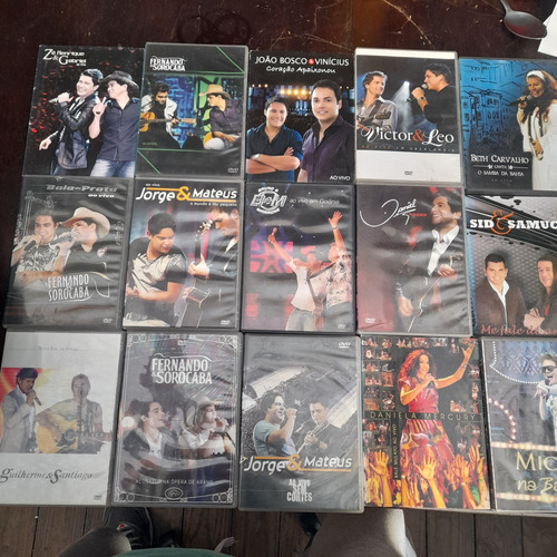 Imagem 1 de 7 de Dvd Lote Música Sertaneja 15 Unidades Originais Ler