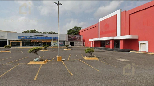 Local En Renta Sobre Ave Principal Con Alta Afluencia Vehicular Y Estacionamiento P