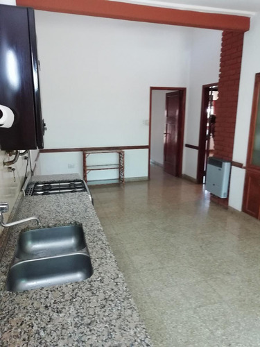 Barrio Juniors - Se Vende Casa De 2 Dorm - Patio Con Asador - Disponibilidad Inmediata